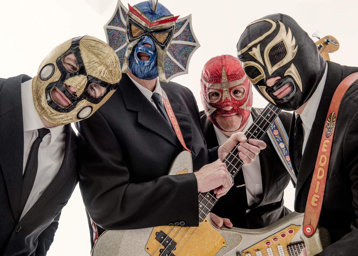 Los Straitjackets